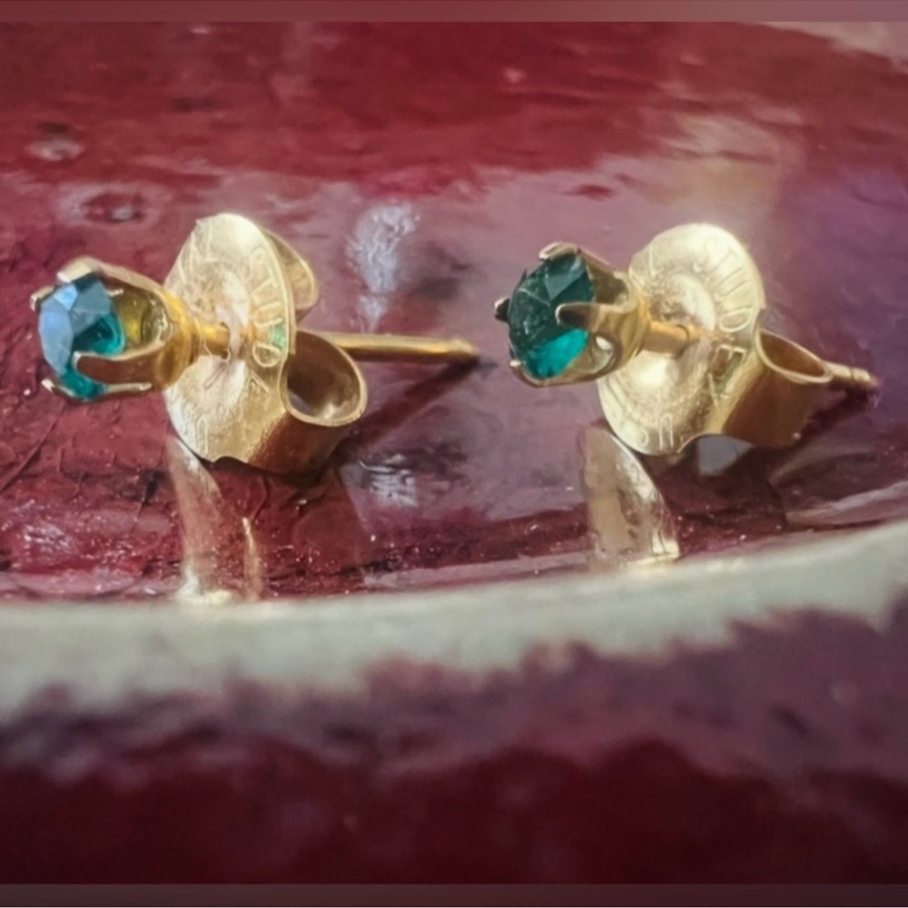 Classic Emerald Stud Earrings - Women Jewelry